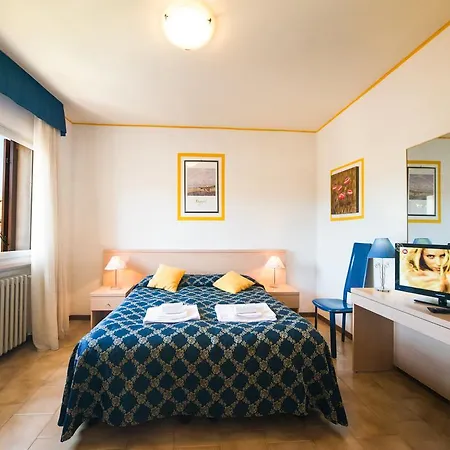 Albergo Centrale San Zeno di Montagna Extérieur photo